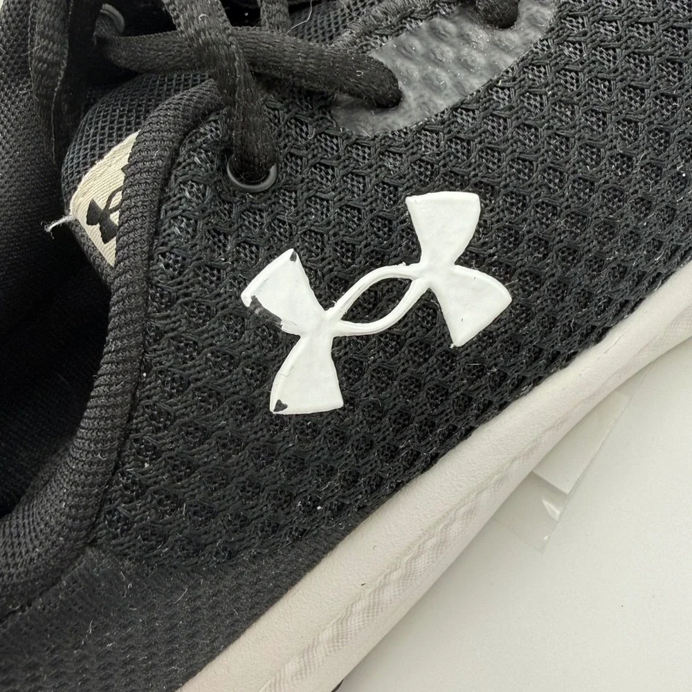 Under Armour Charged Pursuit 3 Running Shoes Black White Size 7Y 3024987-001